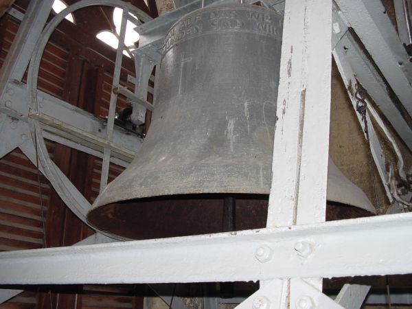 alte Glocke von der Rekonstruktion
